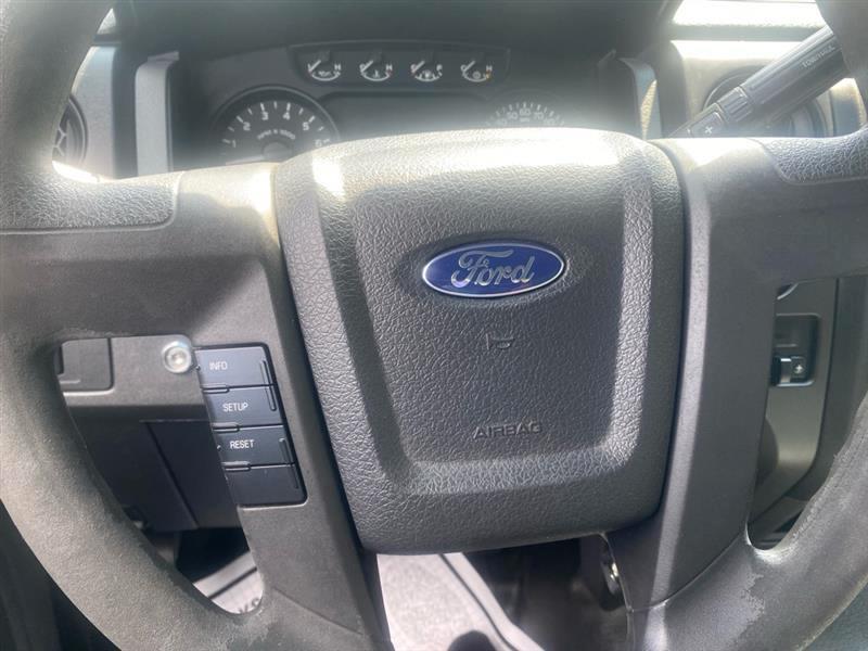 Ford F-150 XL 8-ft. Bed 4WD 2011