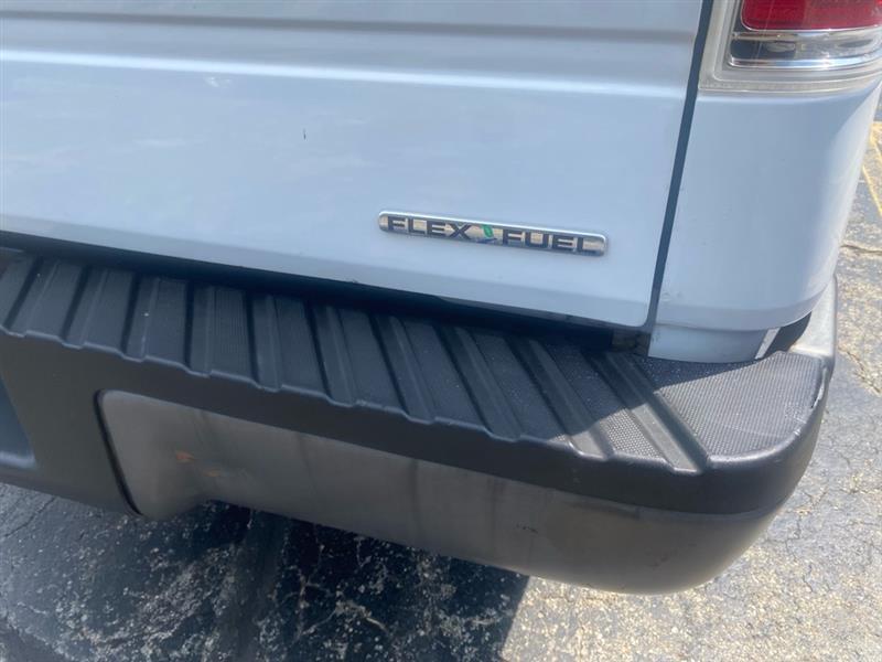 Ford F-150 XL 8-ft. Bed 4WD 2011