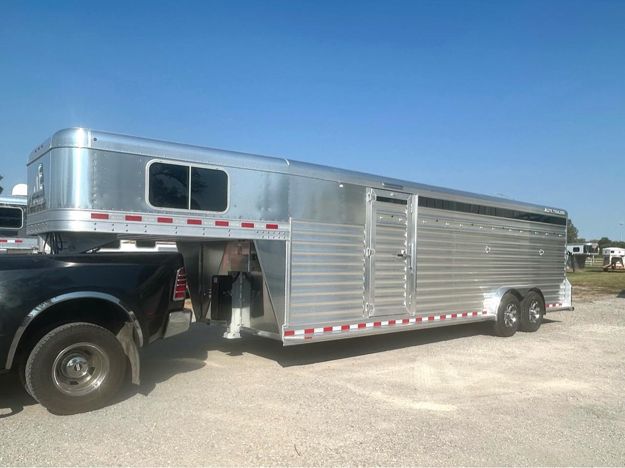 Elite Horse Trailer  2025