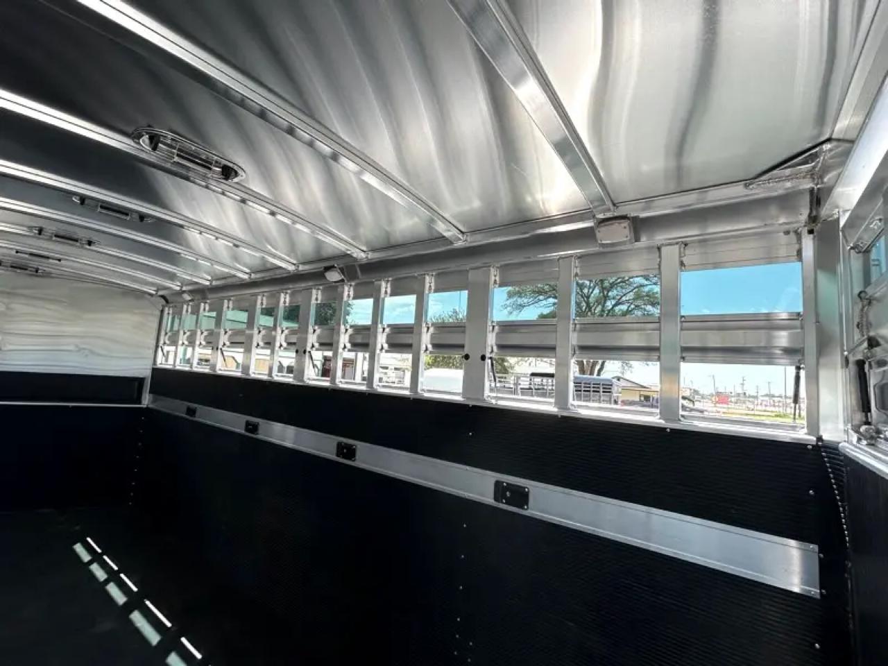 Elite Horse Trailer  2025