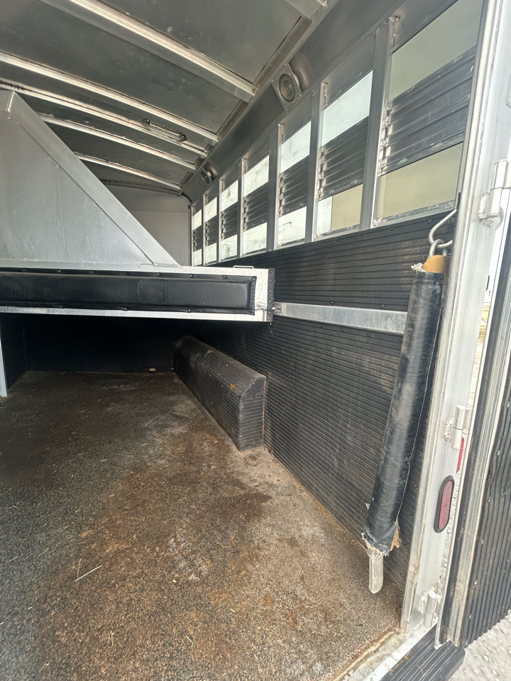 C & C Trailers Horse Trailer  2003