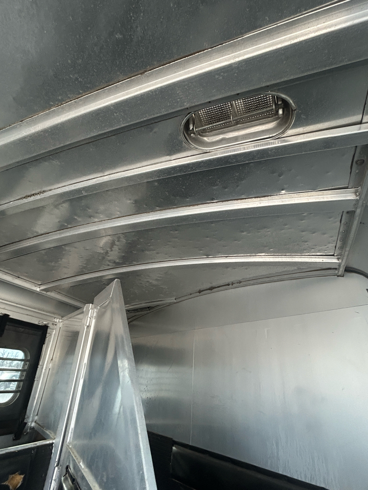 C & C Trailers Horse Trailer  2003