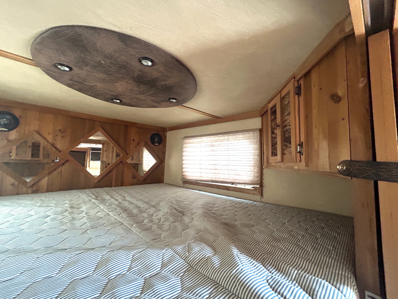 C & C Trailers Horse Trailer  2003