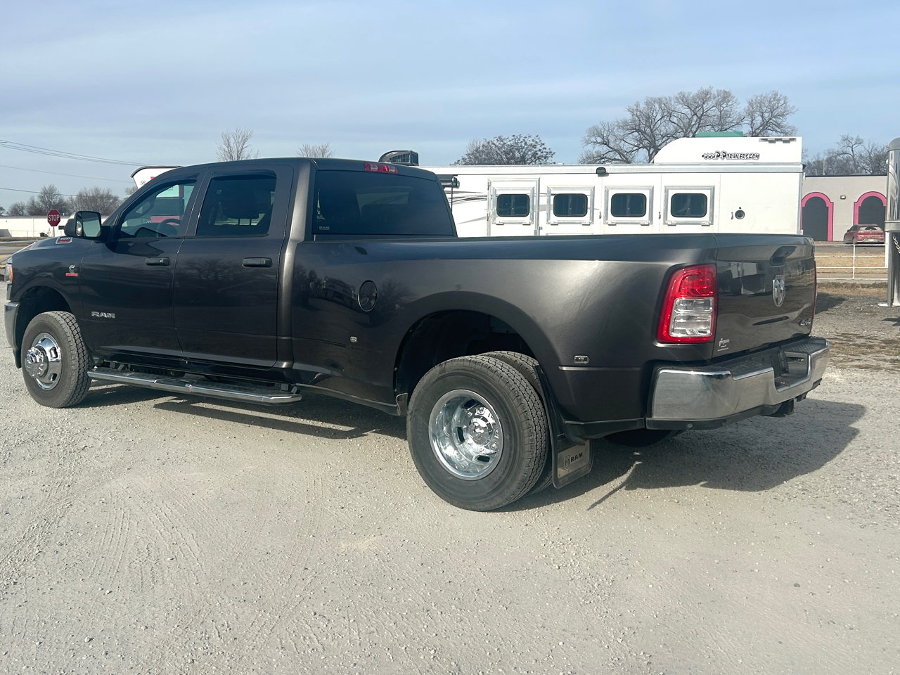 RAM 3500 Tradesman Crew Cab 4WD DRW 2022