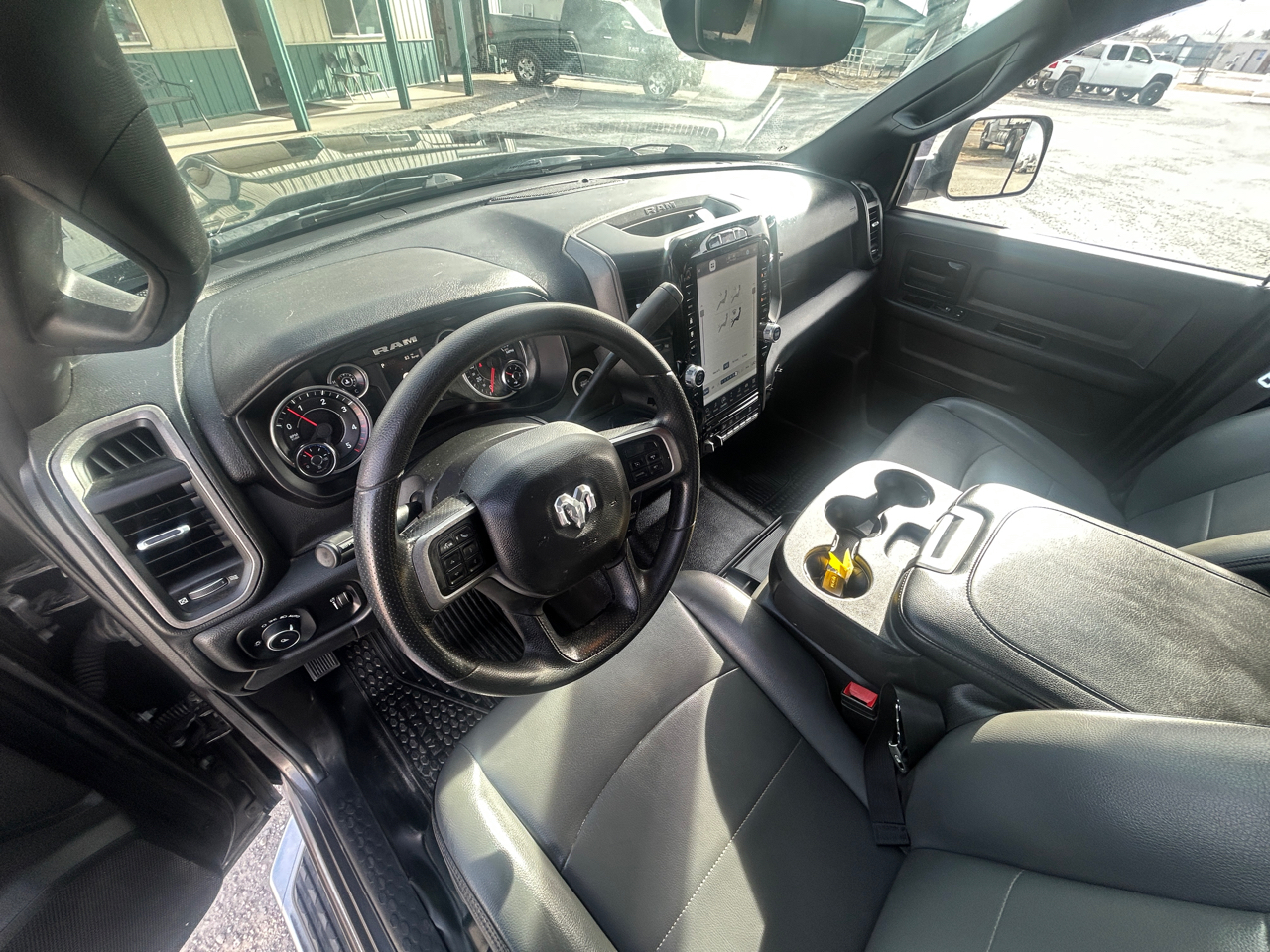 RAM 3500 Tradesman Crew Cab 4WD DRW 2022