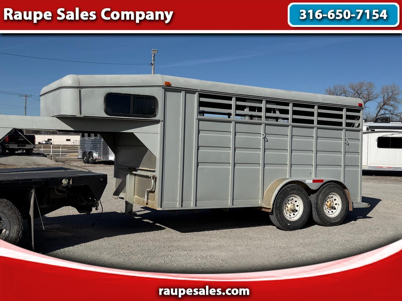 1998 Circle D Horse Trailer 14' Horse Trailer - 7000 lb axles - Front Tack