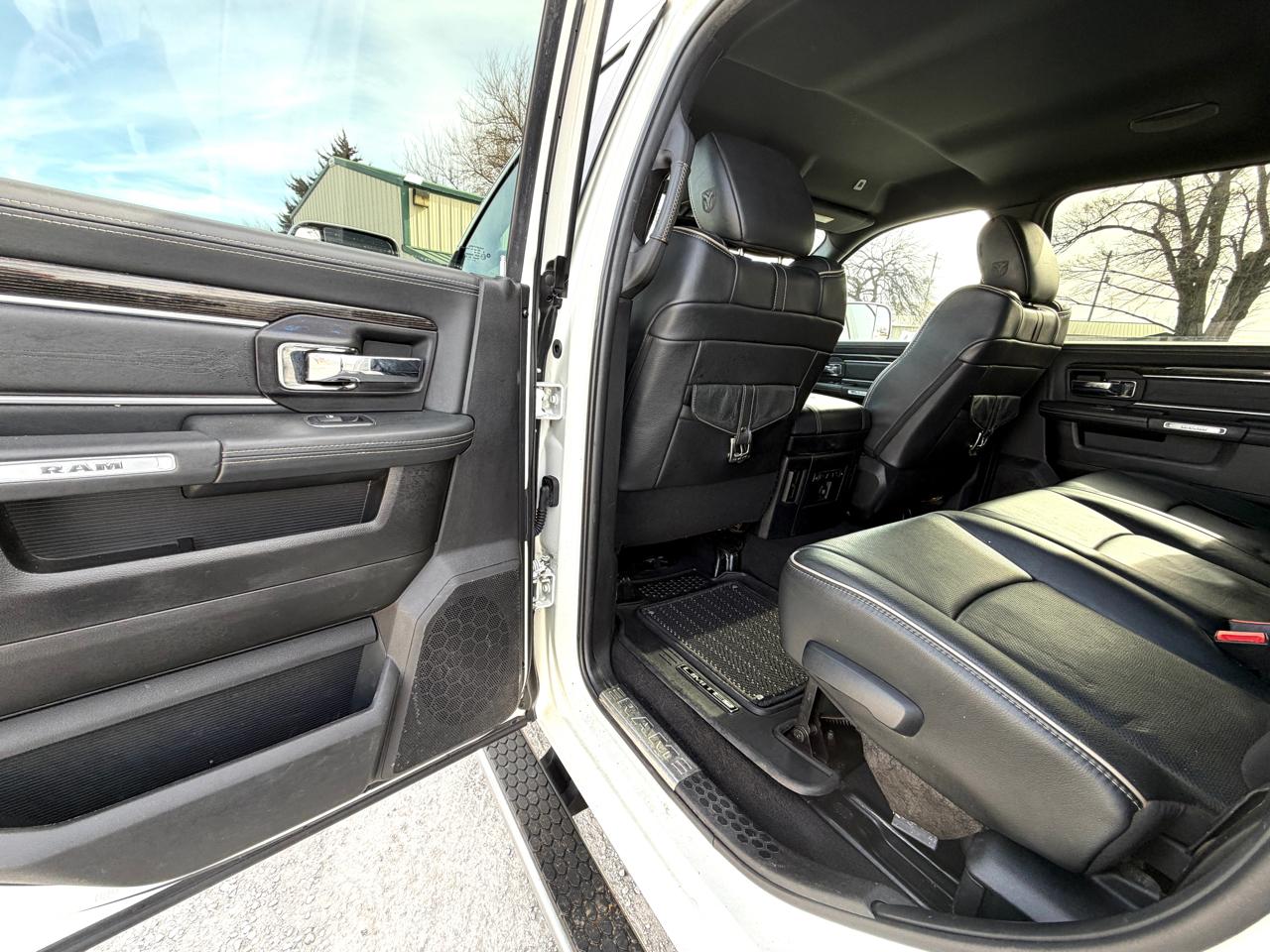 RAM 2500 Limited Mega Cab 4WD 2017