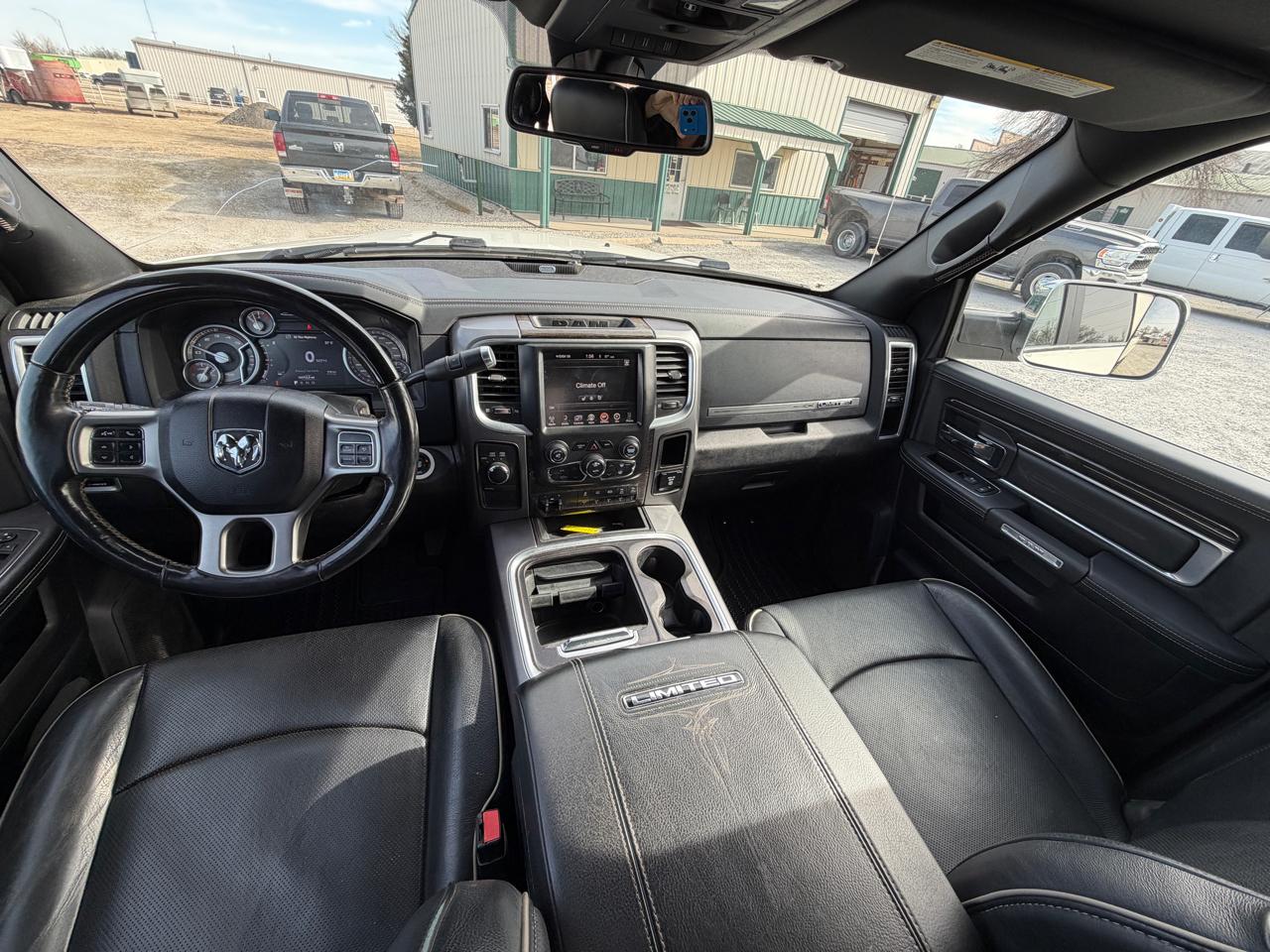 RAM 2500 Limited Mega Cab 4WD 2017