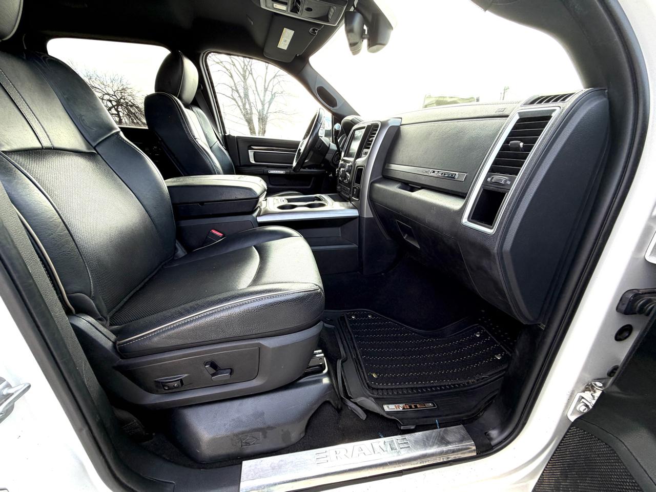 RAM 2500 Limited Mega Cab 4WD 2017