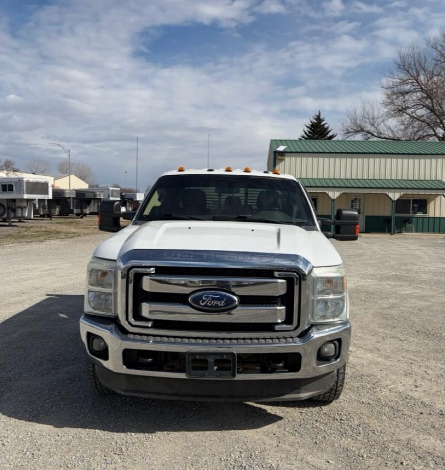 Ford F-350 SD Lariat Crew Cab 4WD 2011