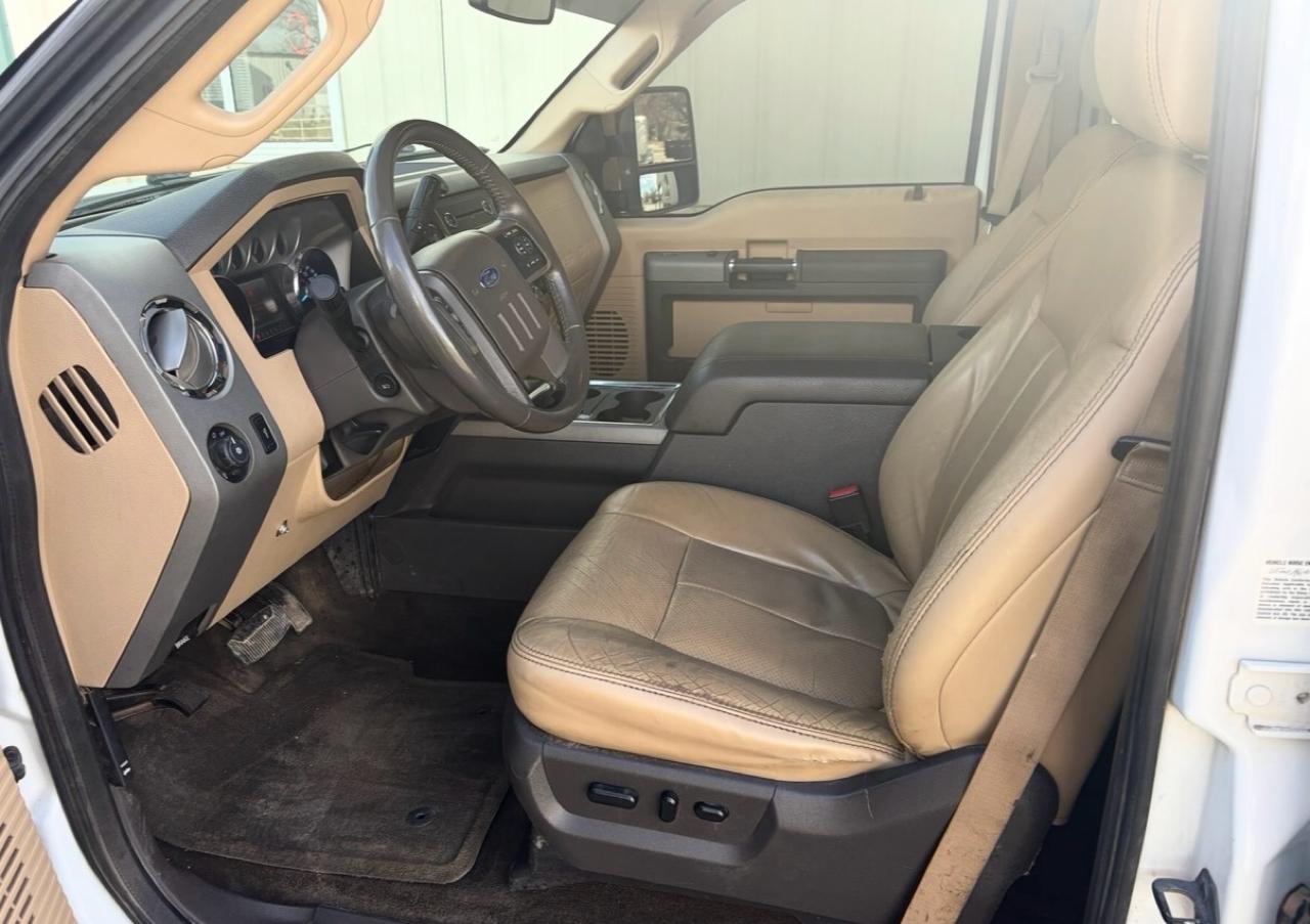 Ford F-350 SD Lariat Crew Cab 4WD 2011