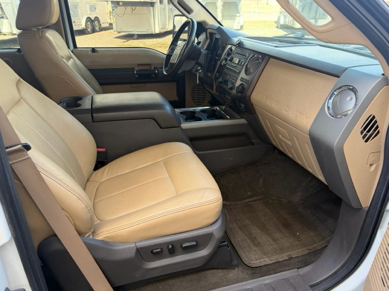 Ford F-350 SD Lariat Crew Cab 4WD 2011