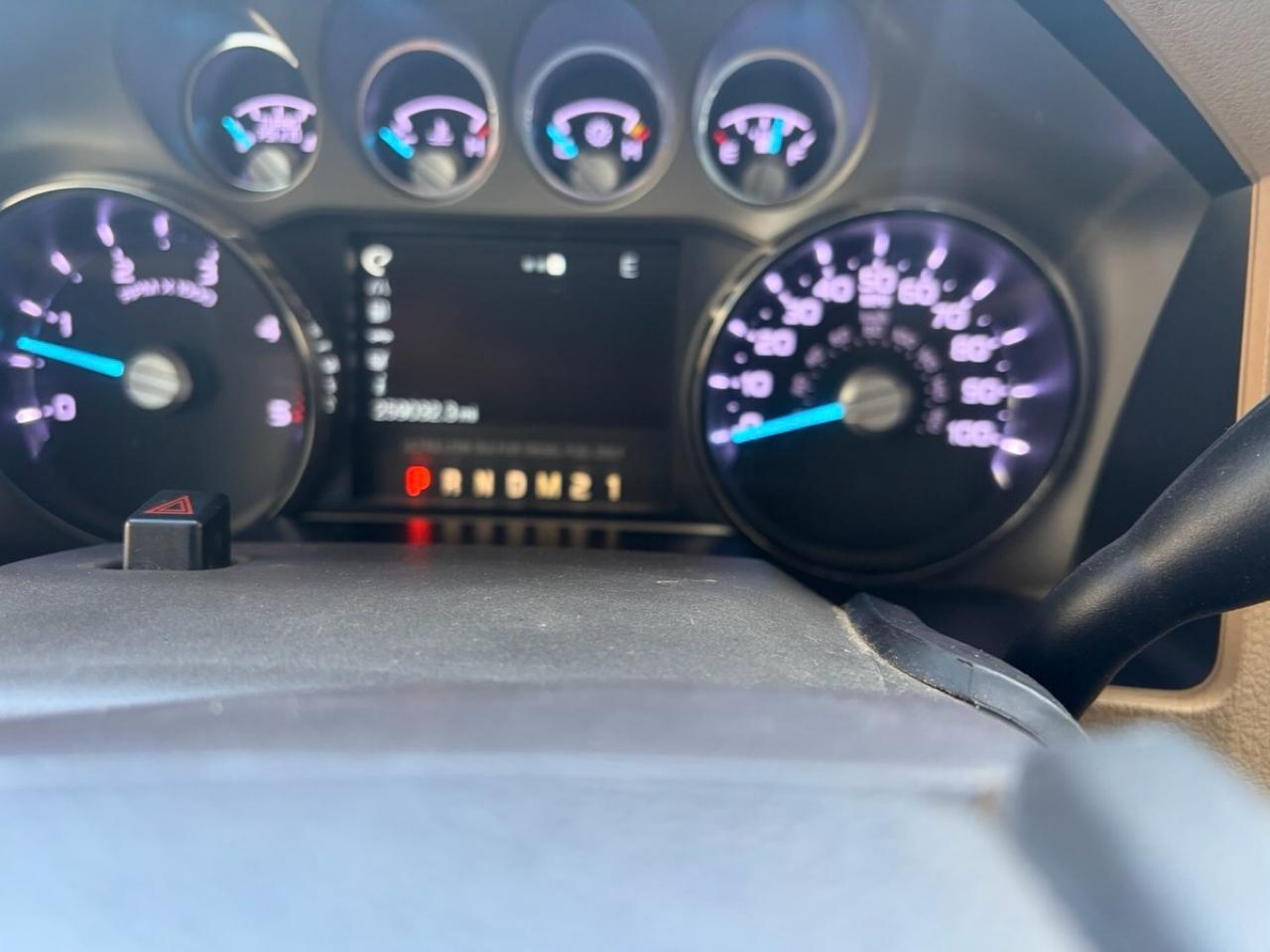 Ford F-350 SD Lariat Crew Cab 4WD 2011