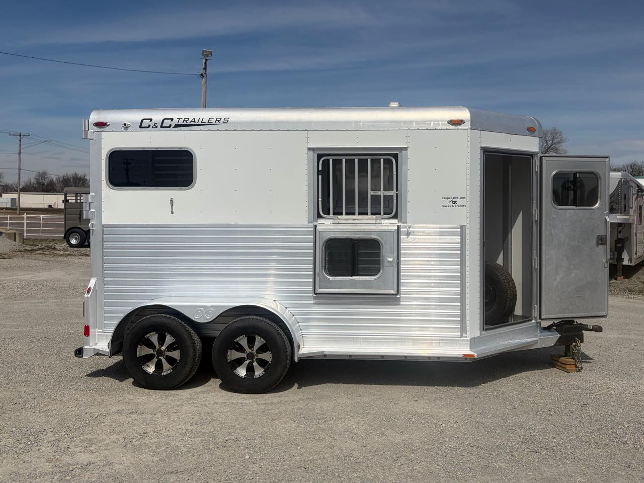 C & C Trailers Horse Trailer  2007