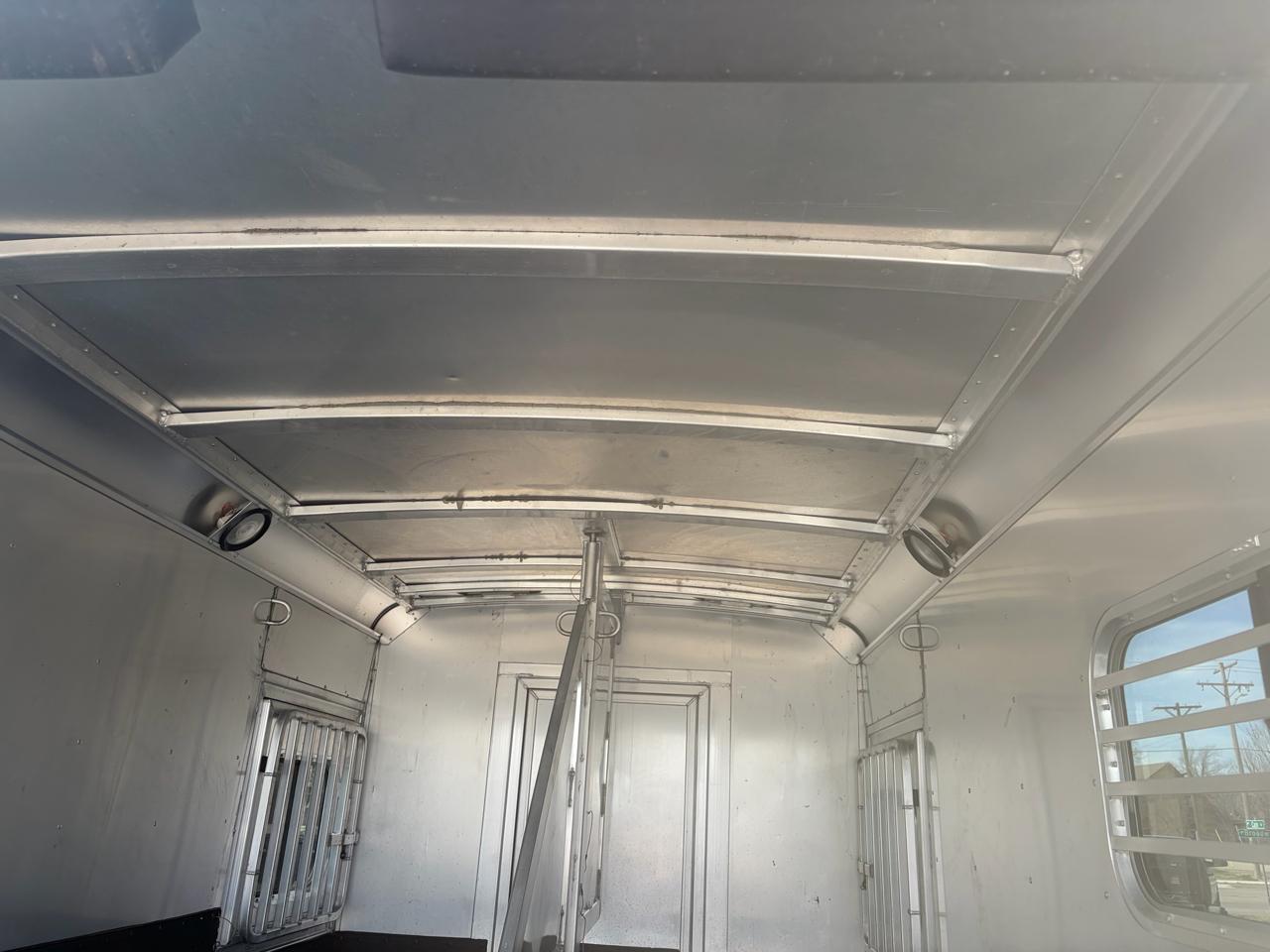 C & C Trailers Horse Trailer  2007