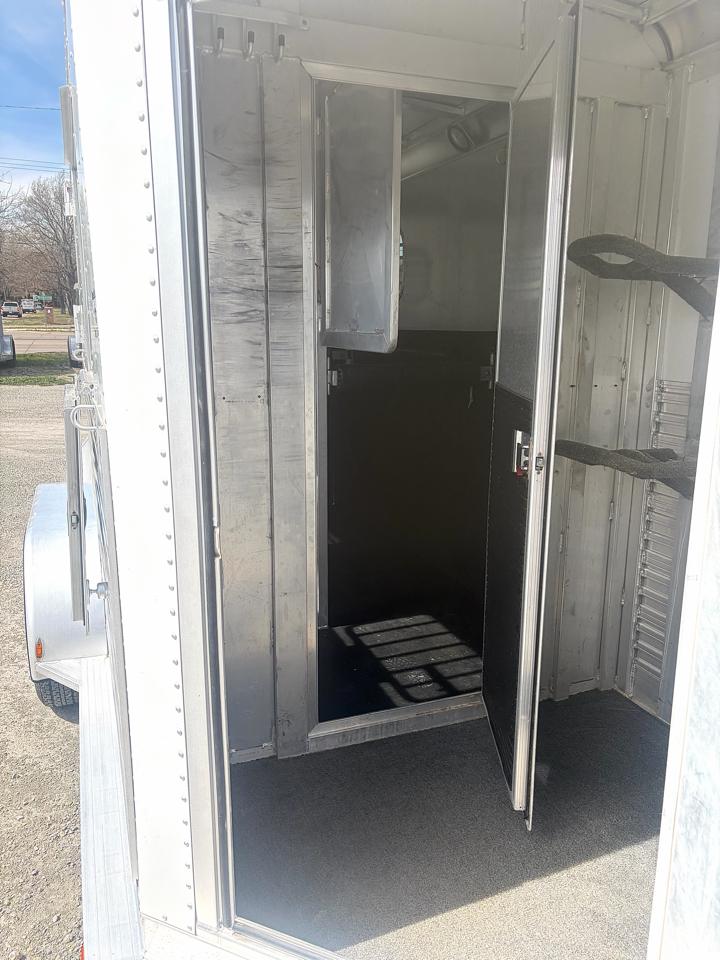 C & C Trailers Horse Trailer  2007