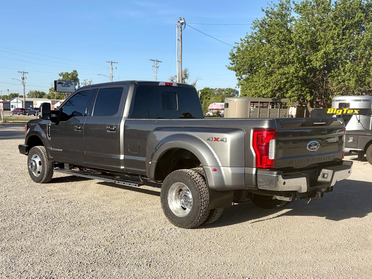 Ford F-350 SD Lariat Crew Cab Long Bed DRW 4WD 2019
