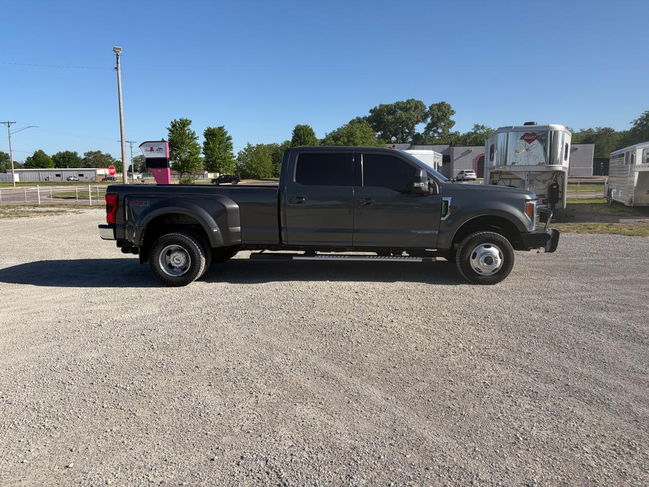 Ford F-350 SD Lariat Crew Cab Long Bed DRW 4WD 2019