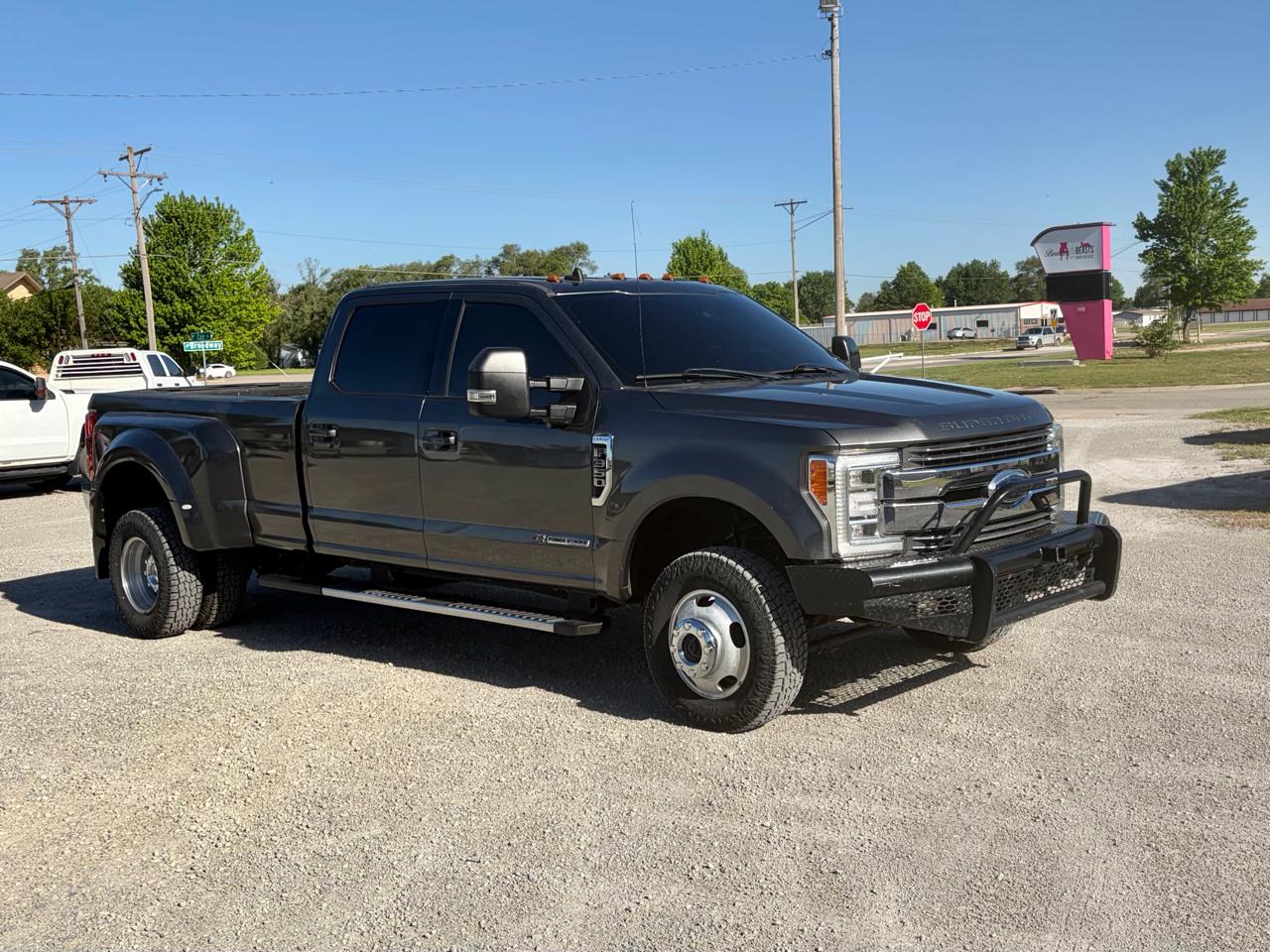 Ford F-350 SD Lariat Crew Cab Long Bed DRW 4WD 2019