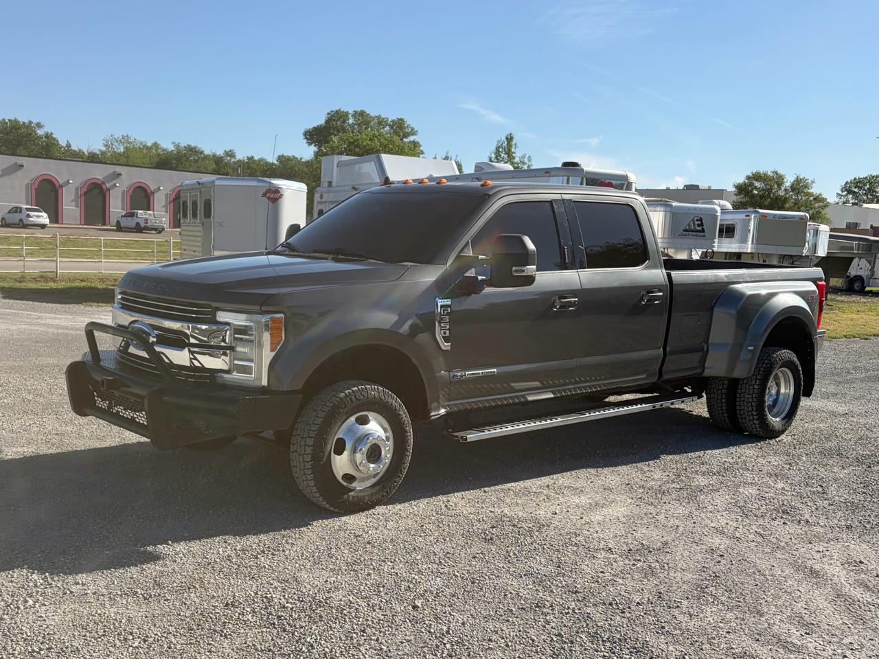 Ford F-350 SD Lariat Crew Cab Long Bed DRW 4WD 2019