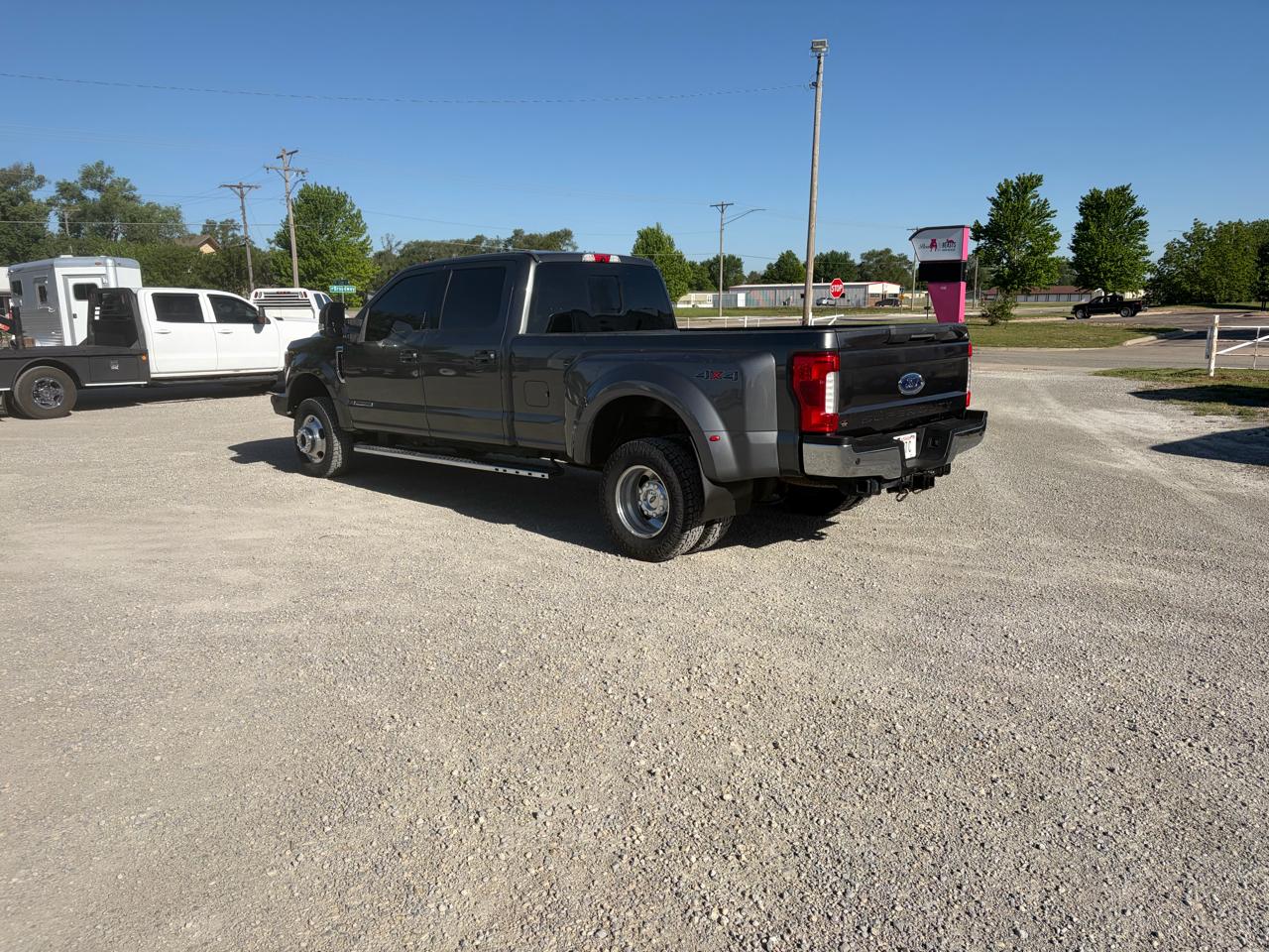 Ford F-350 SD Lariat Crew Cab Long Bed DRW 4WD 2019