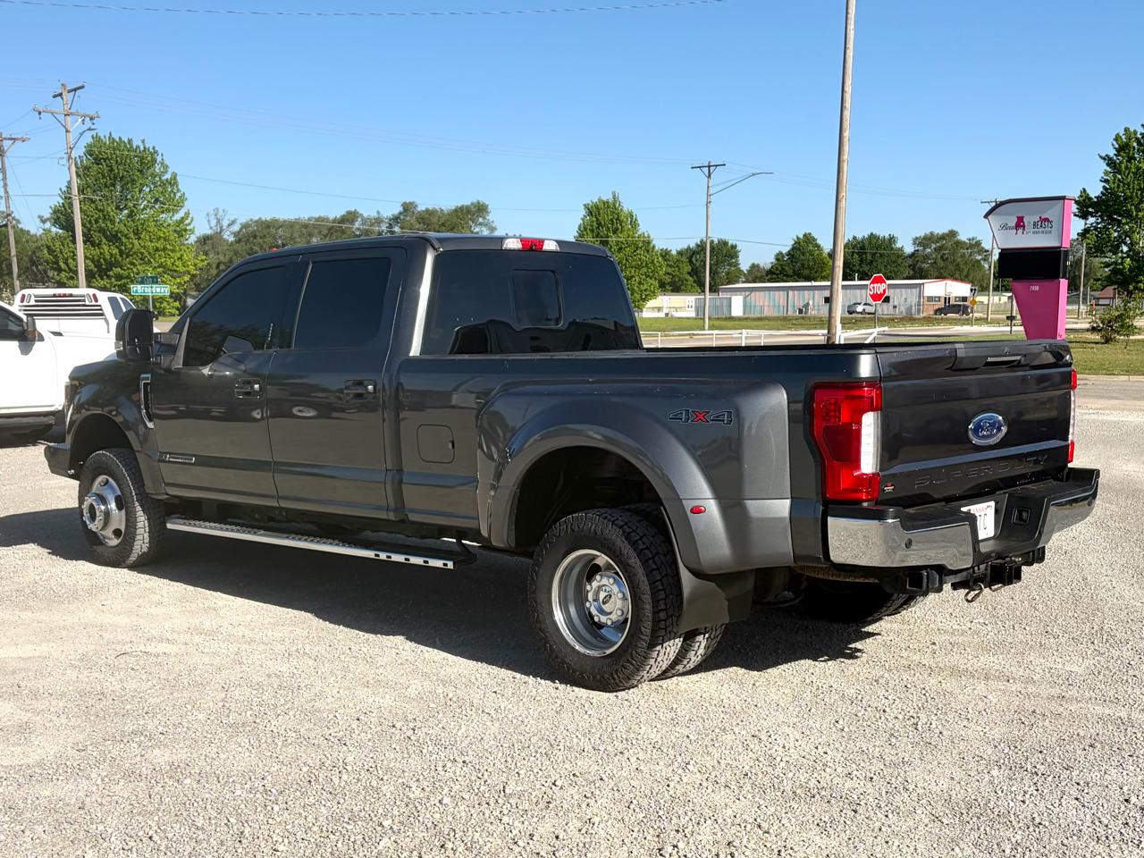 Ford F-350 SD Lariat Crew Cab Long Bed DRW 4WD 2019