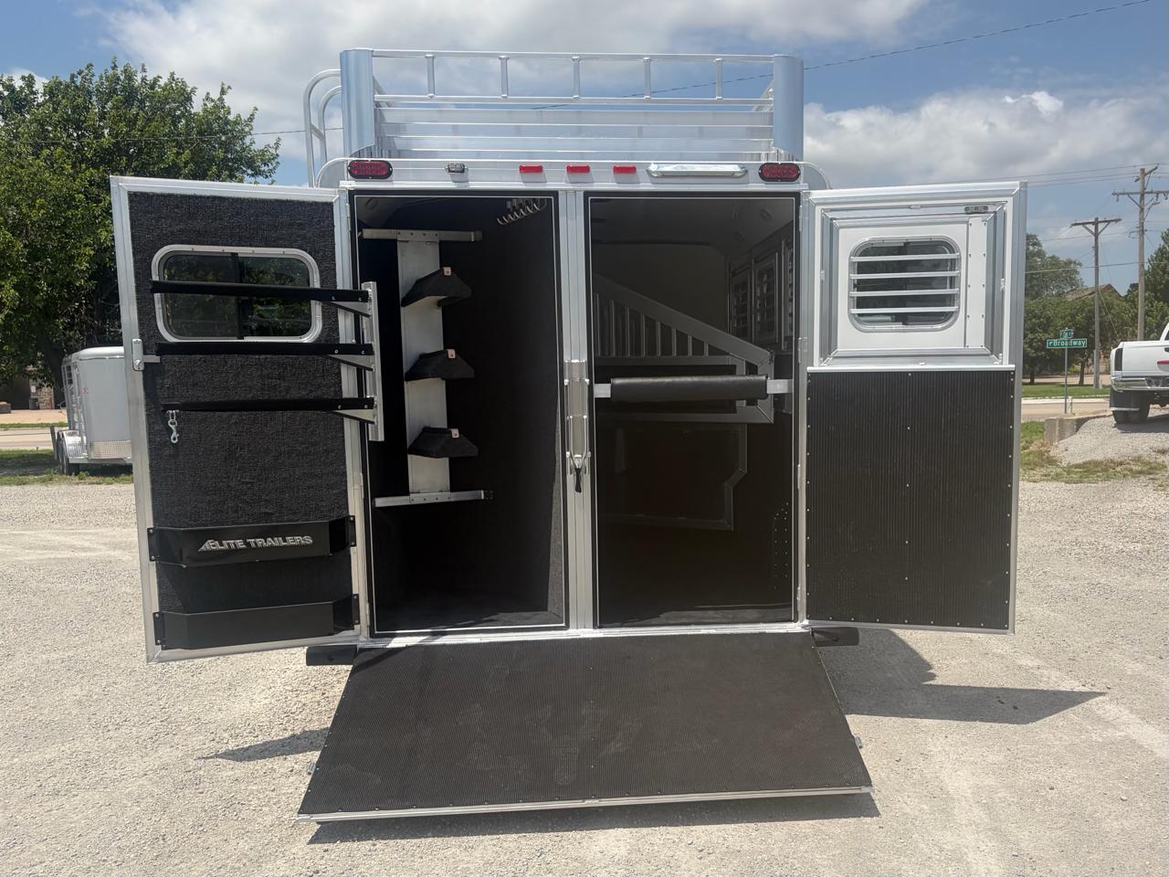 Elite 3 Horse Trailer  2027