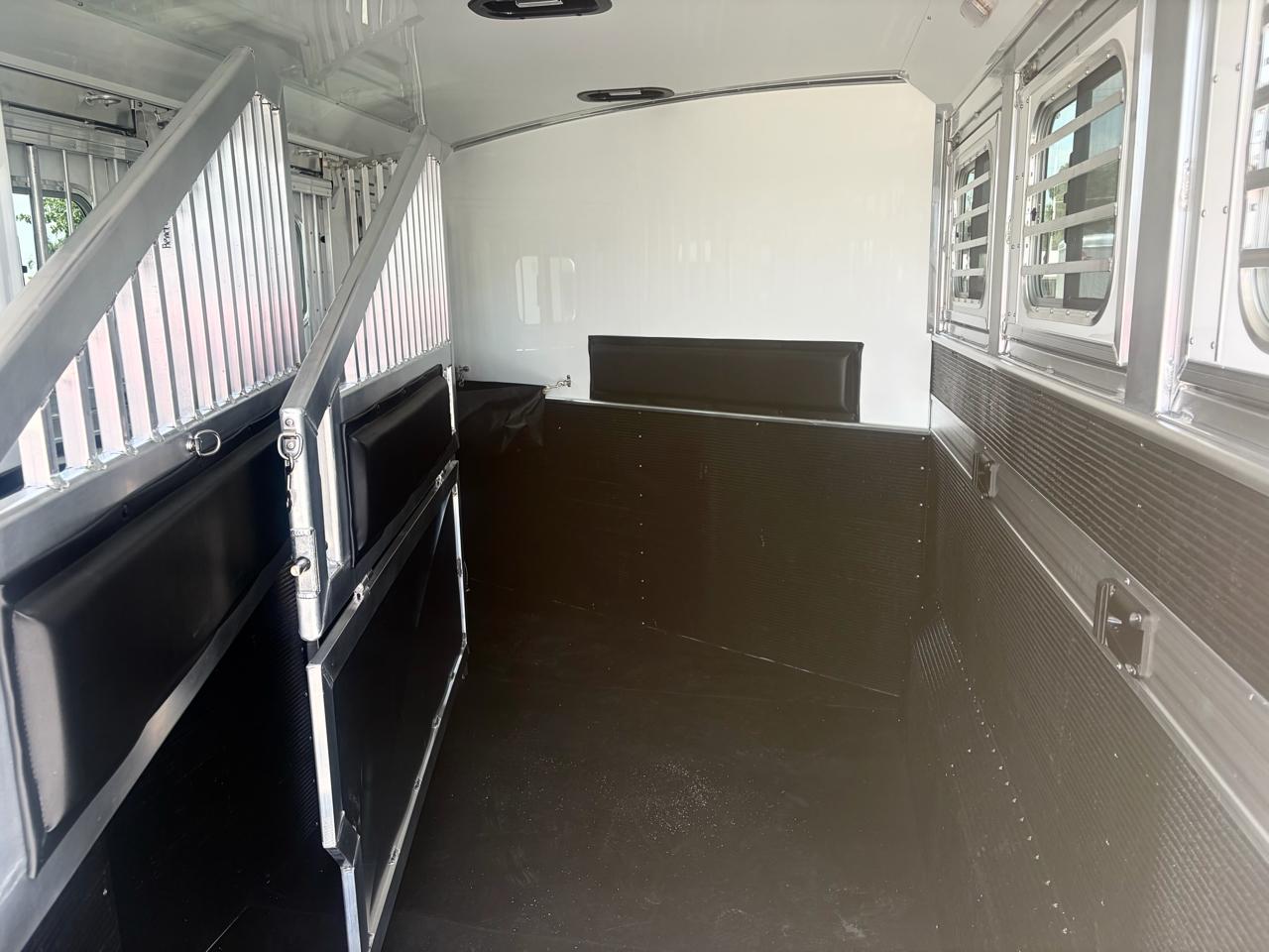 Elite 3 Horse Trailer  2027