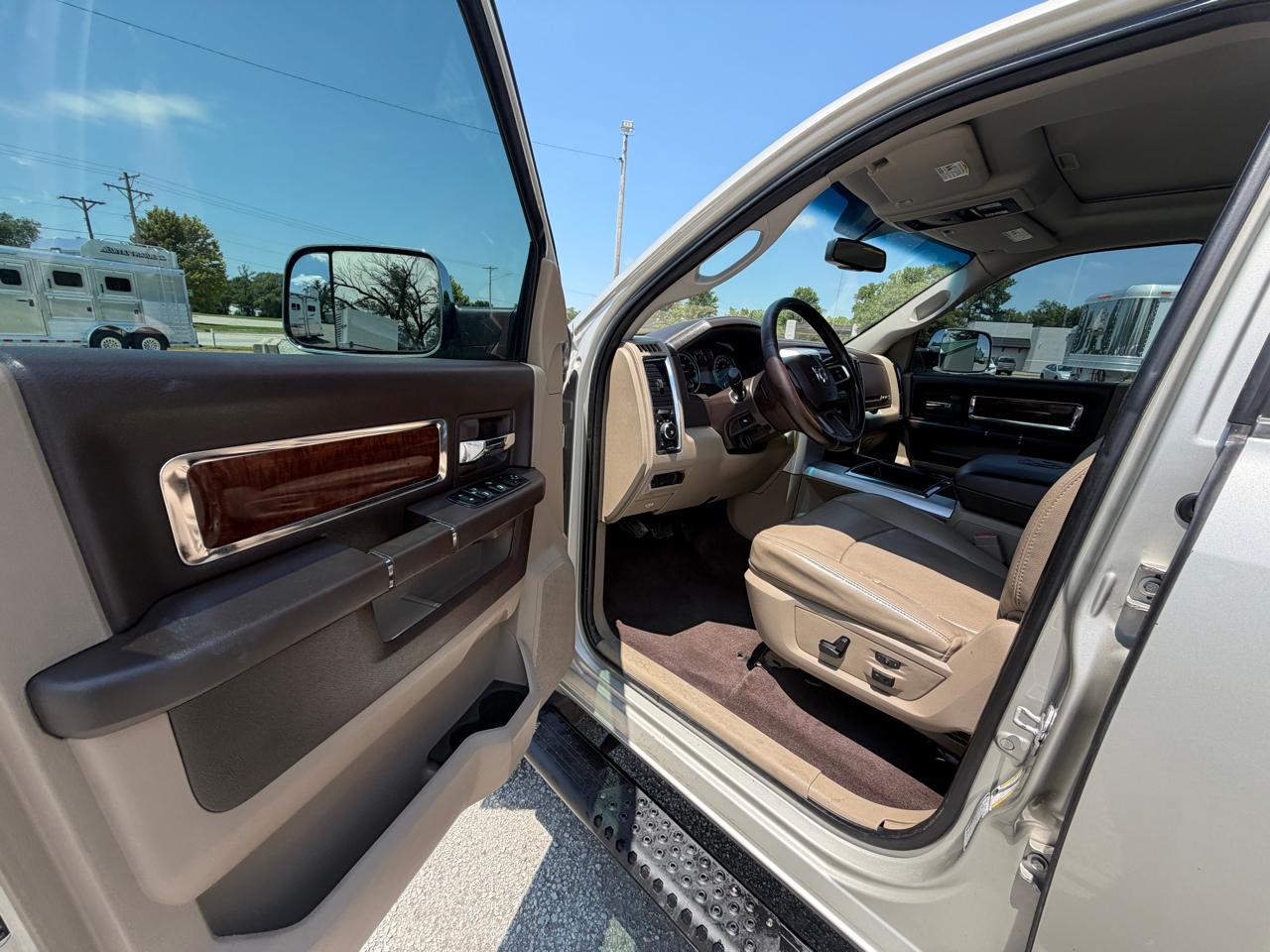 RAM 2500 Laramie Crew Cab SWB 4WD 2010