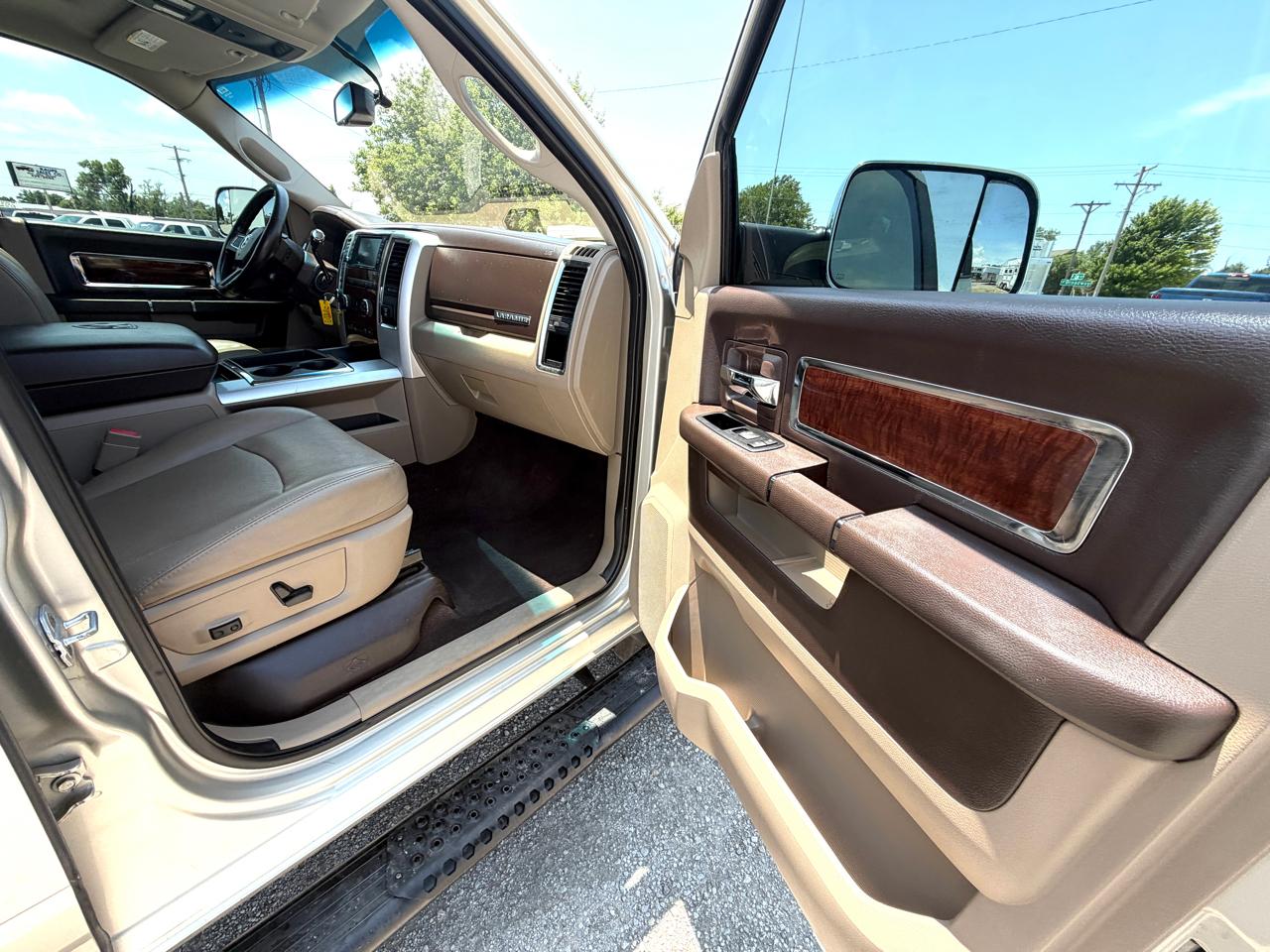 RAM 2500 Laramie Crew Cab SWB 4WD 2010