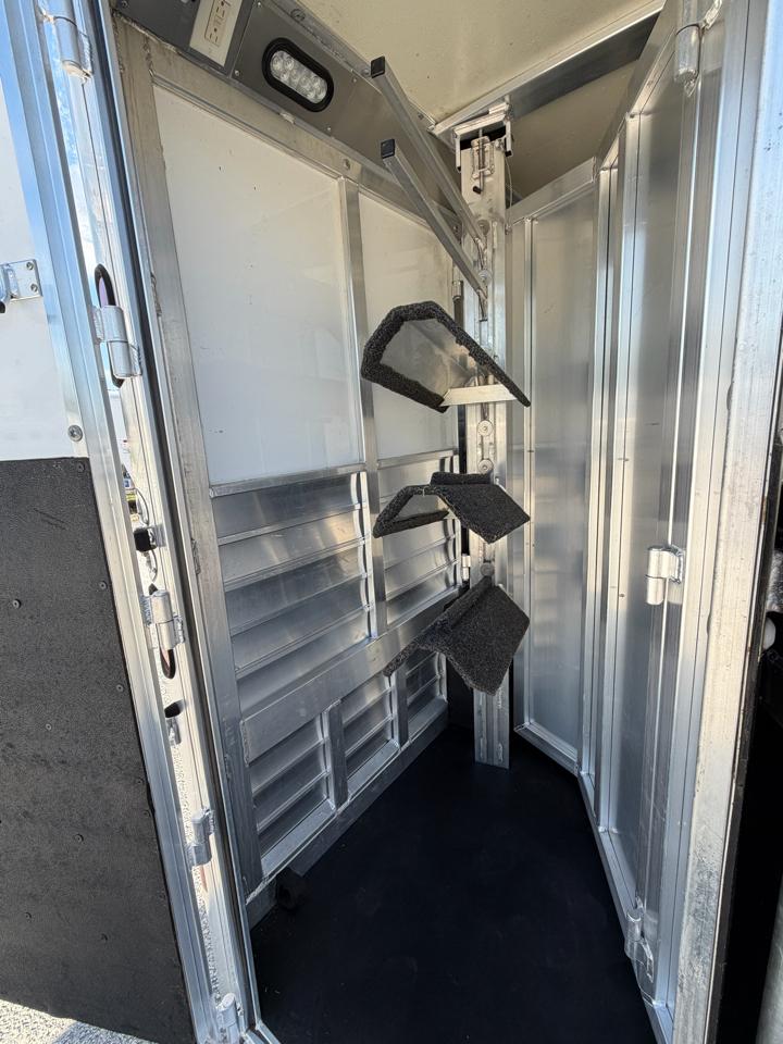Hart M3HG Gooseneck Trailer  2016