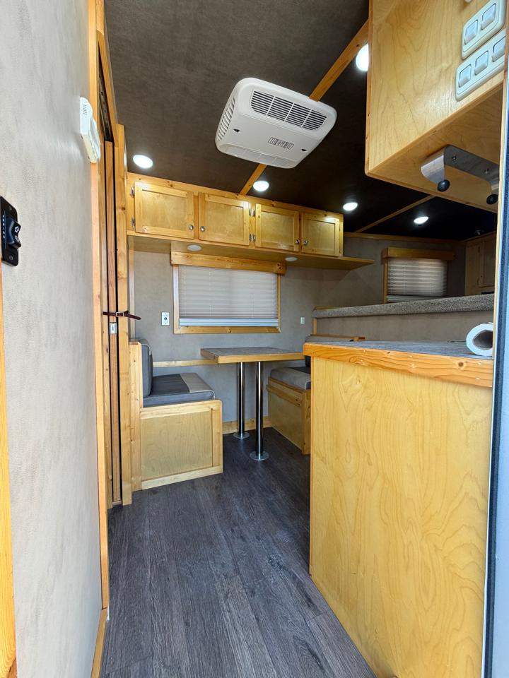 Hart M3HG Gooseneck Trailer  2016