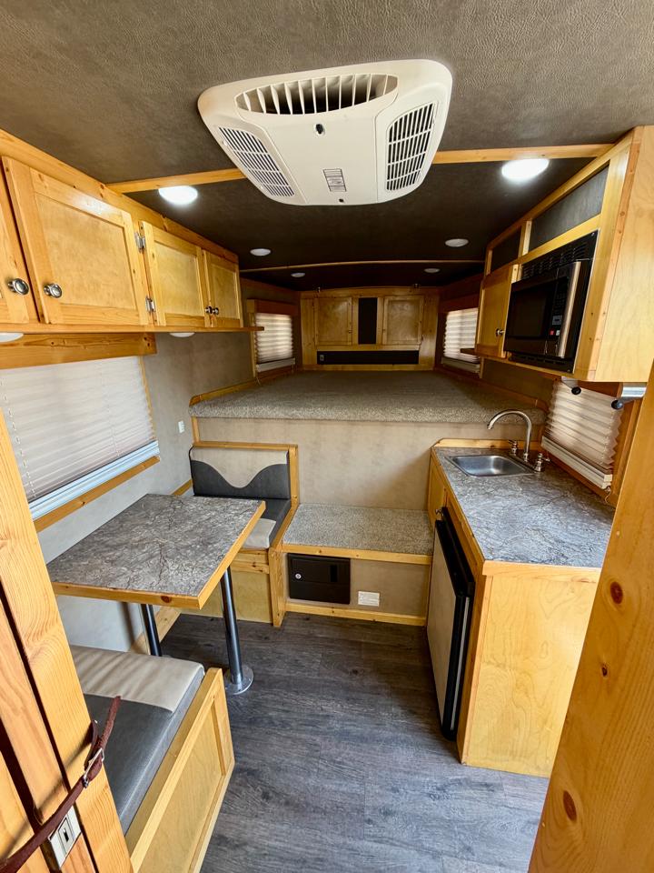 Hart M3HG Gooseneck Trailer  2016