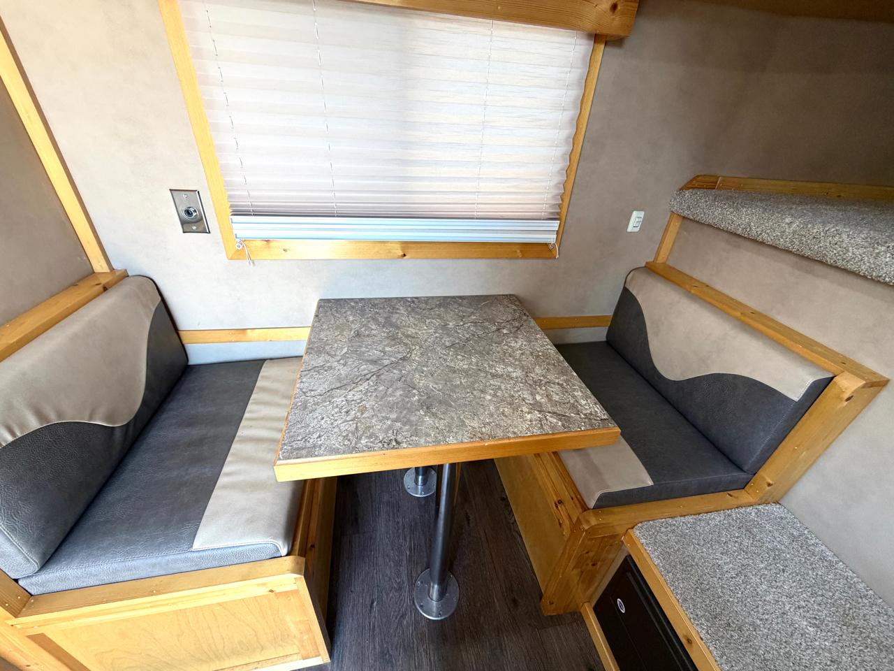 Hart M3HG Gooseneck Trailer  2016