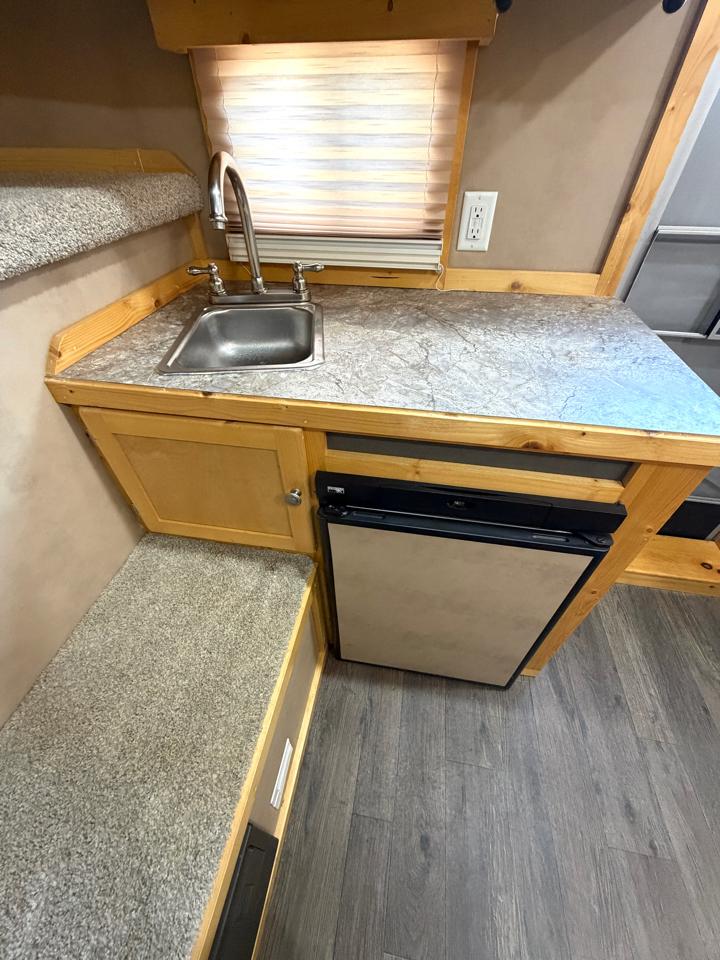 Hart M3HG Gooseneck Trailer  2016