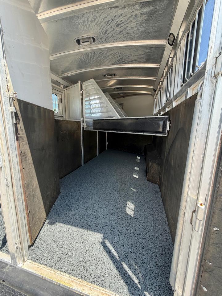 Integrity Trailers Legacy  2005