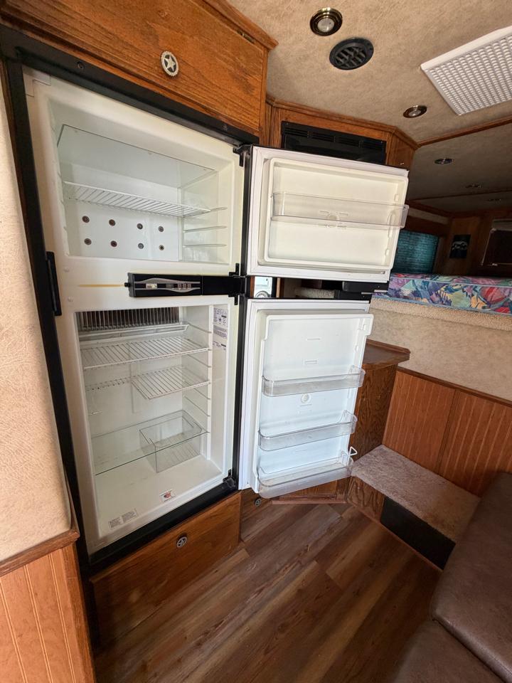 Integrity Trailers Legacy  2005
