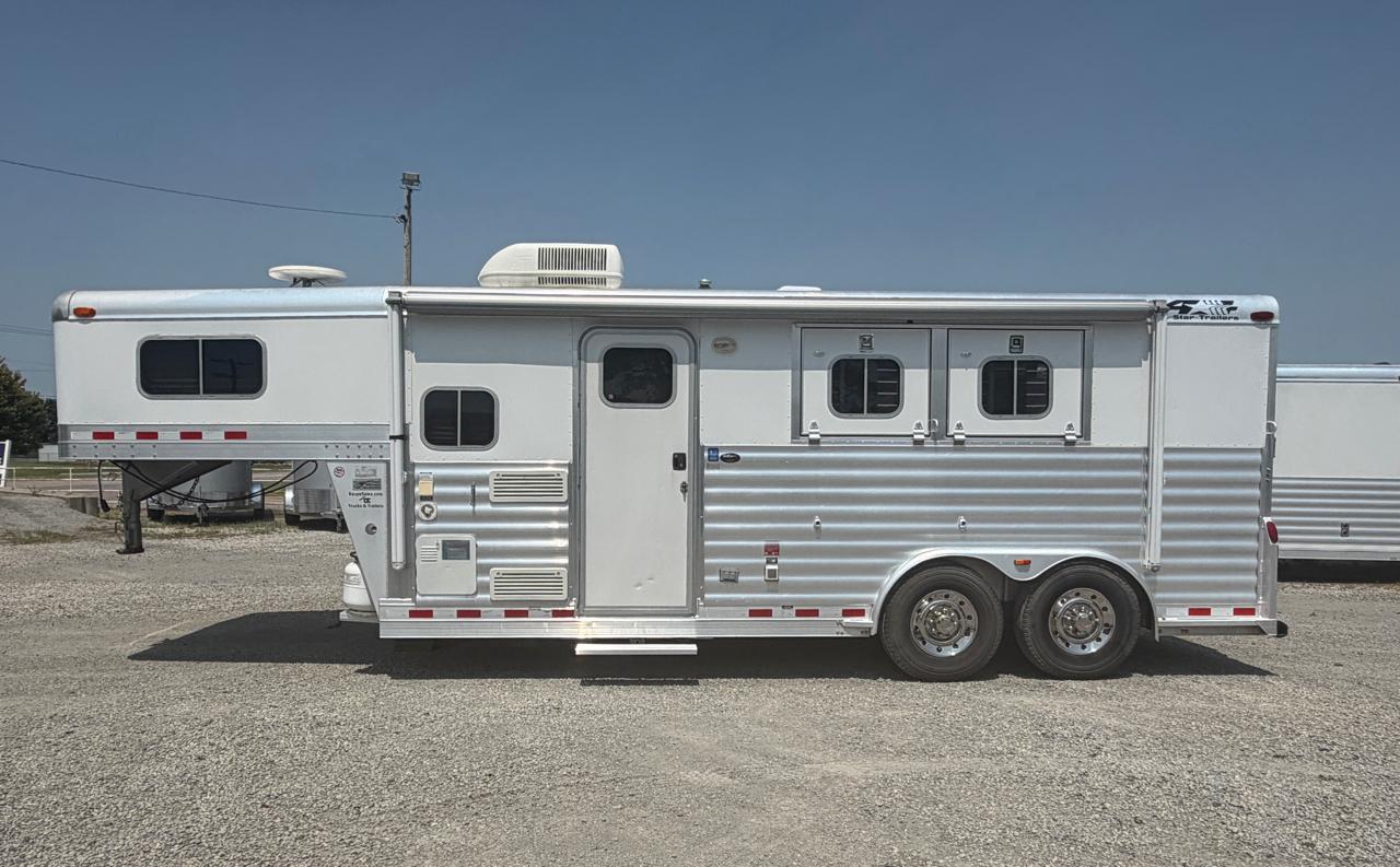 4 Star 2 Horse Gooseneck  2003