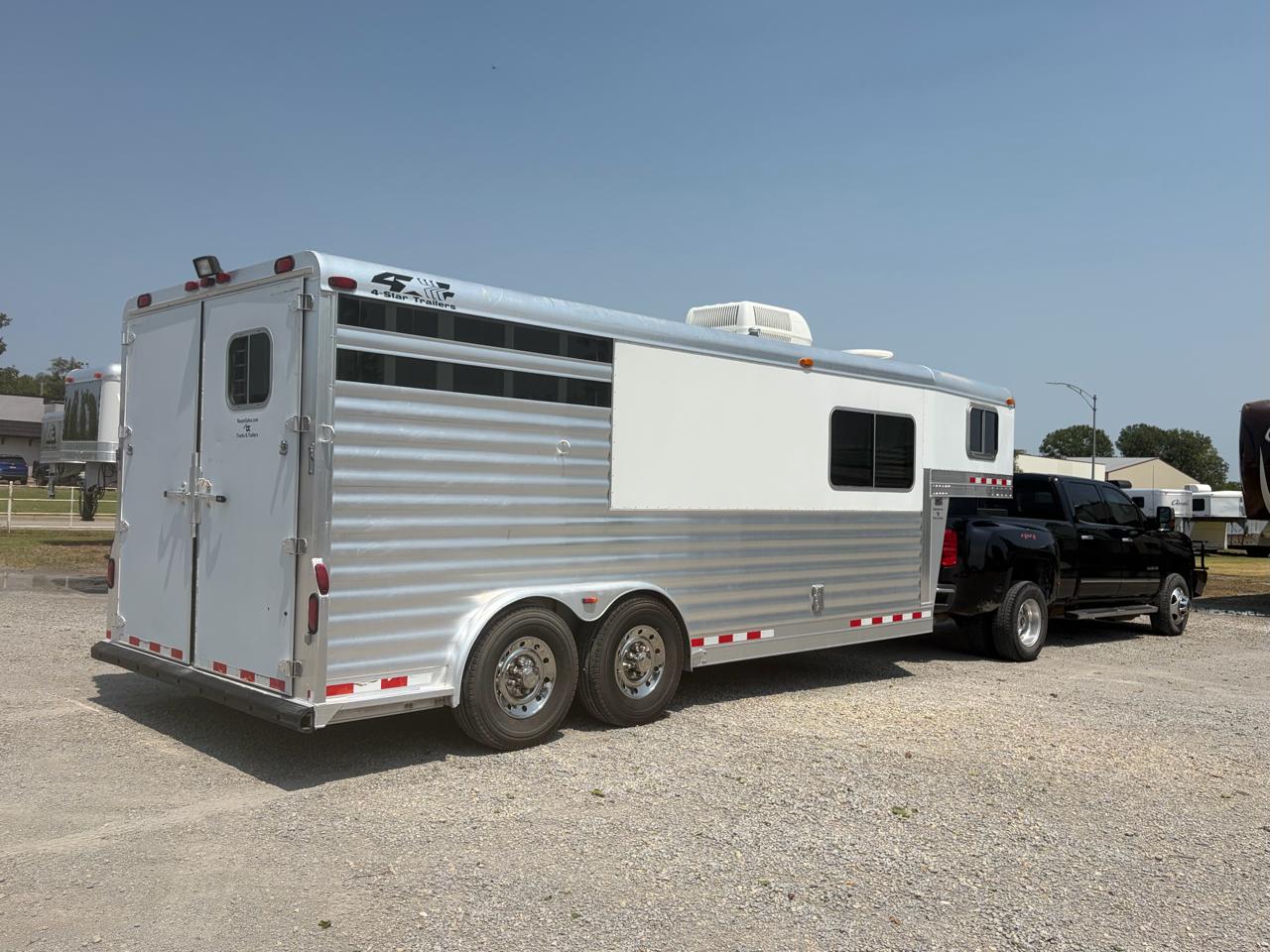 4 Star 2 Horse Gooseneck  2003