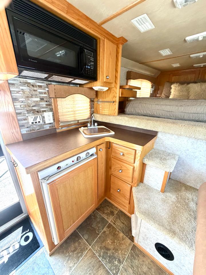 4 Star 2 Horse Gooseneck  2003