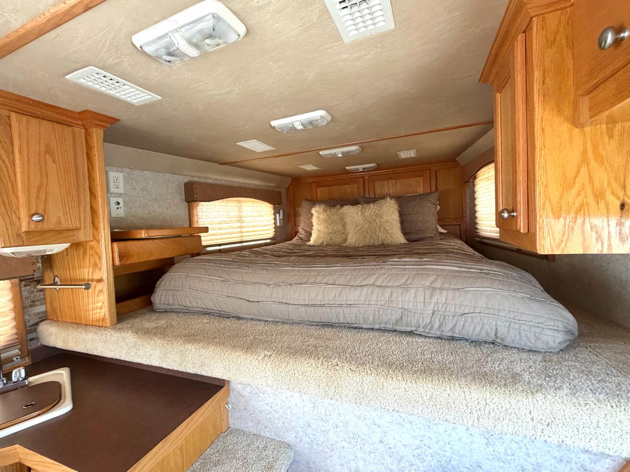 4 Star 2 Horse Gooseneck  2003