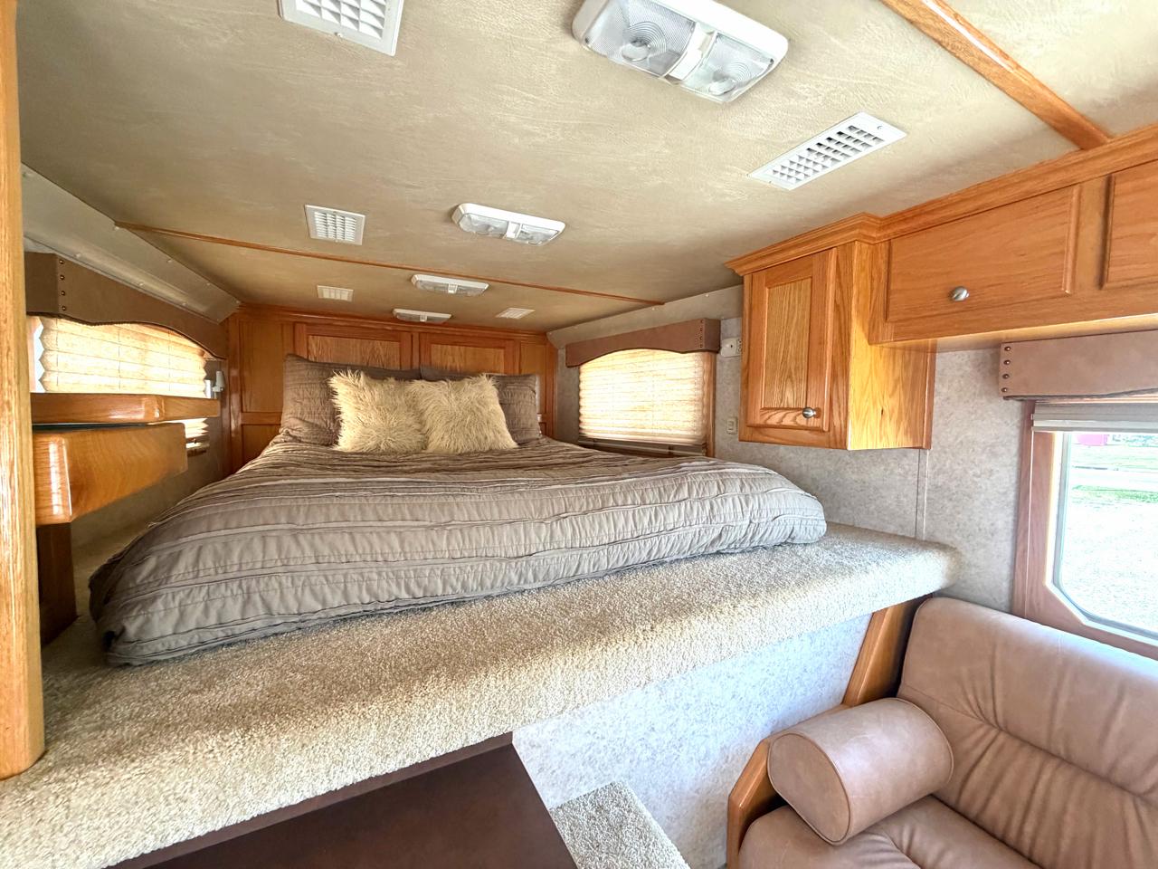 4 Star 2 Horse Gooseneck  2003