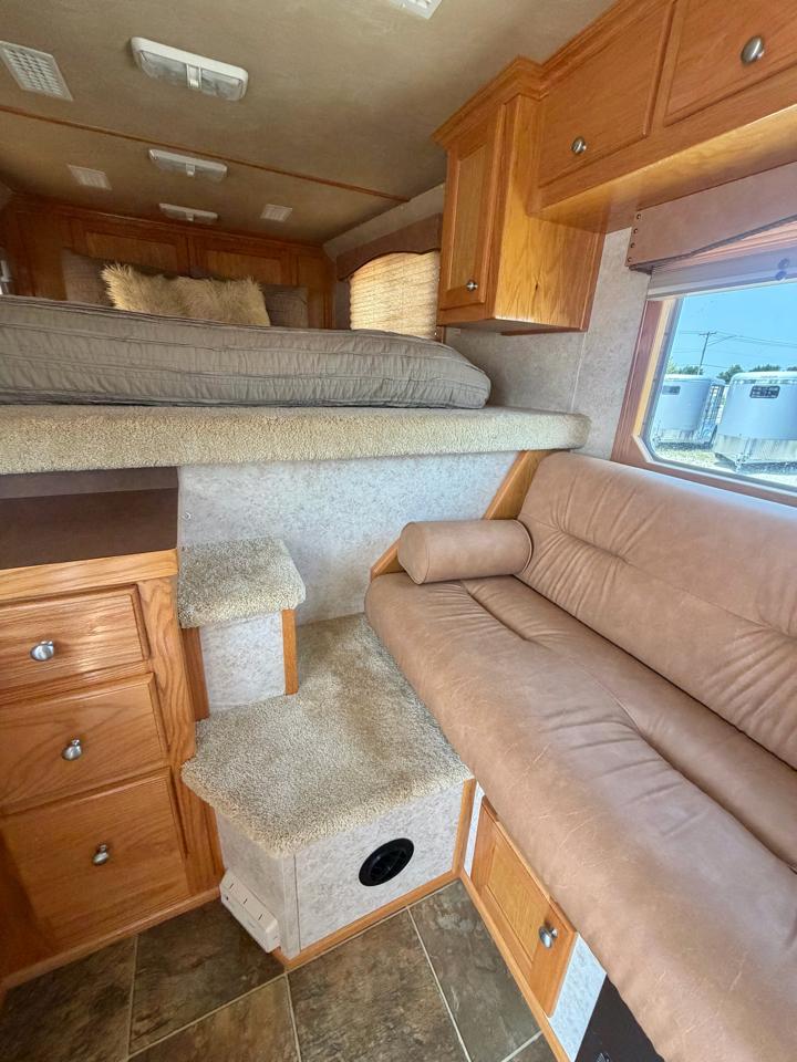 4 Star 2 Horse Gooseneck  2003
