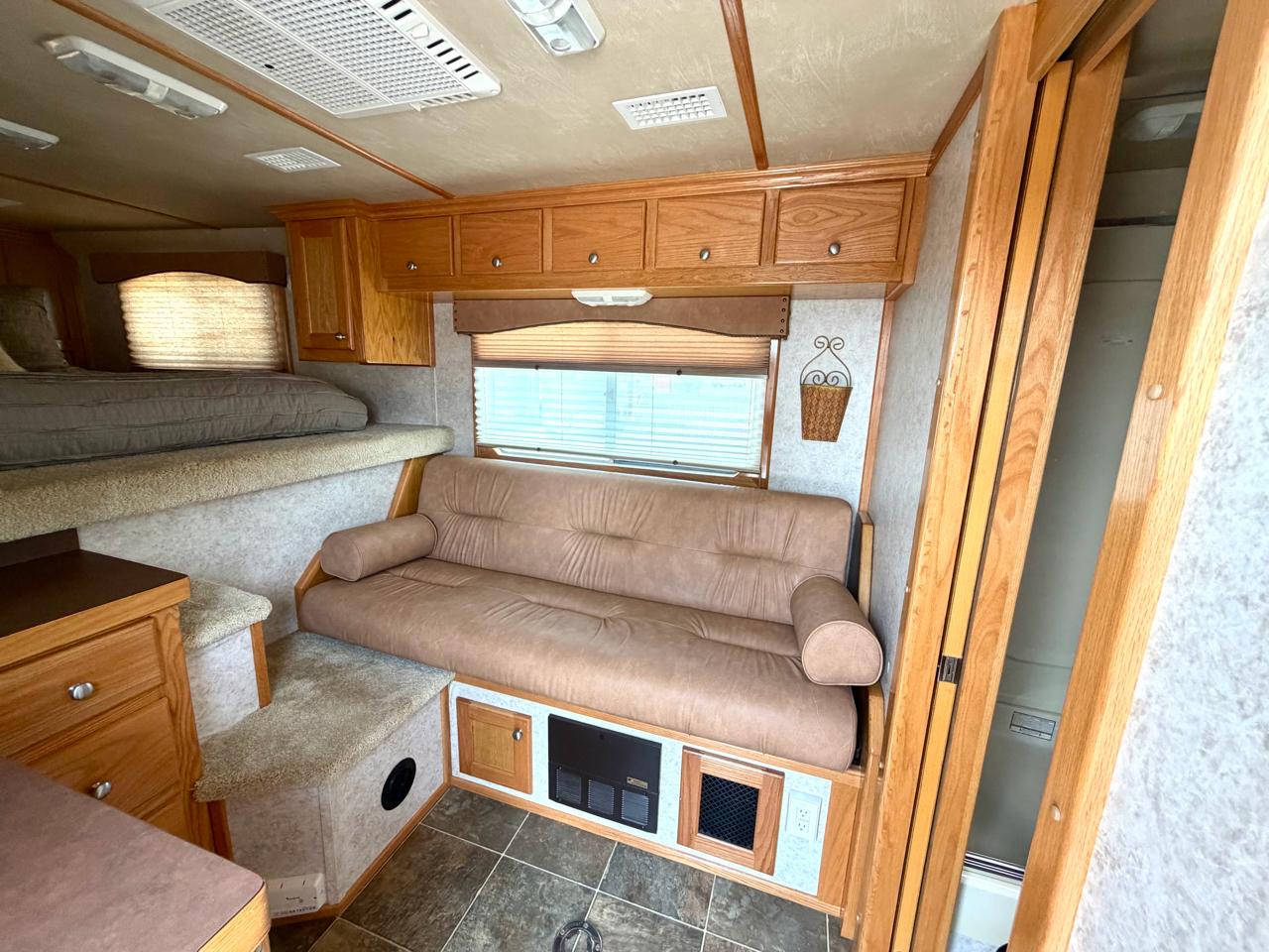 4 Star 2 Horse Gooseneck  2003
