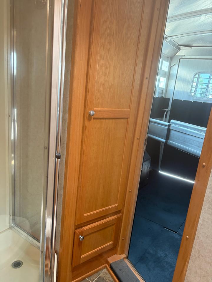 4 Star 2 Horse Gooseneck  2003