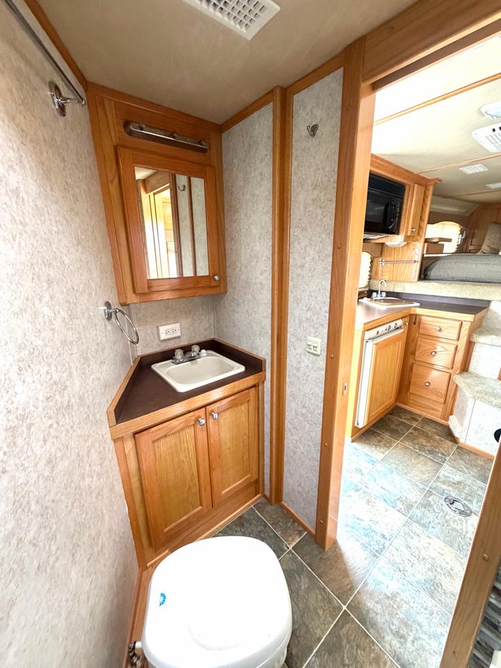 4 Star 2 Horse Gooseneck  2003