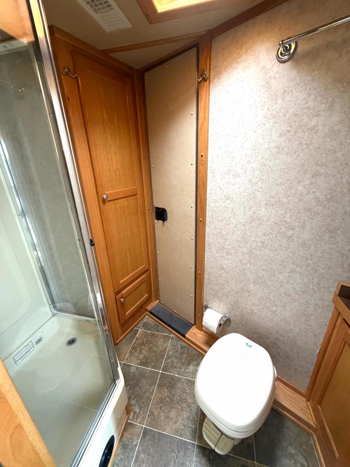 4 Star 2 Horse Gooseneck  2003