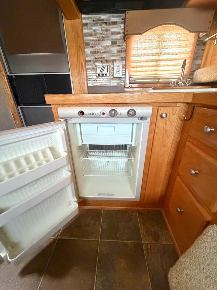4 Star 2 Horse Gooseneck  2003