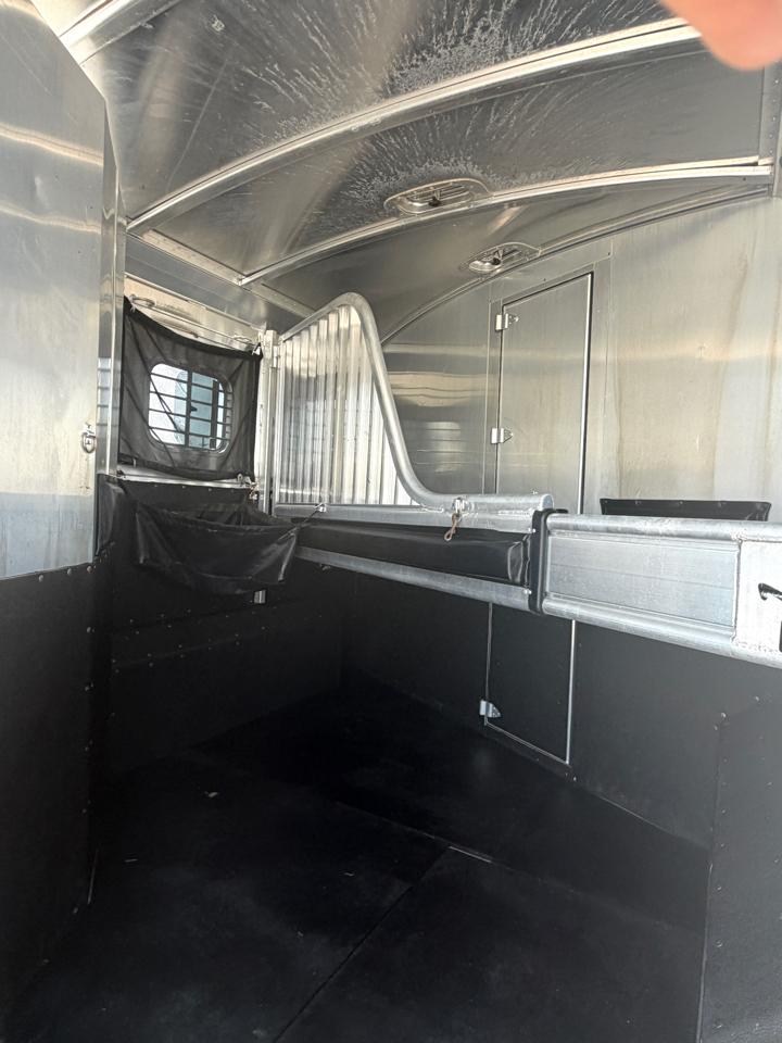 4 Star 2 Horse Gooseneck  2003