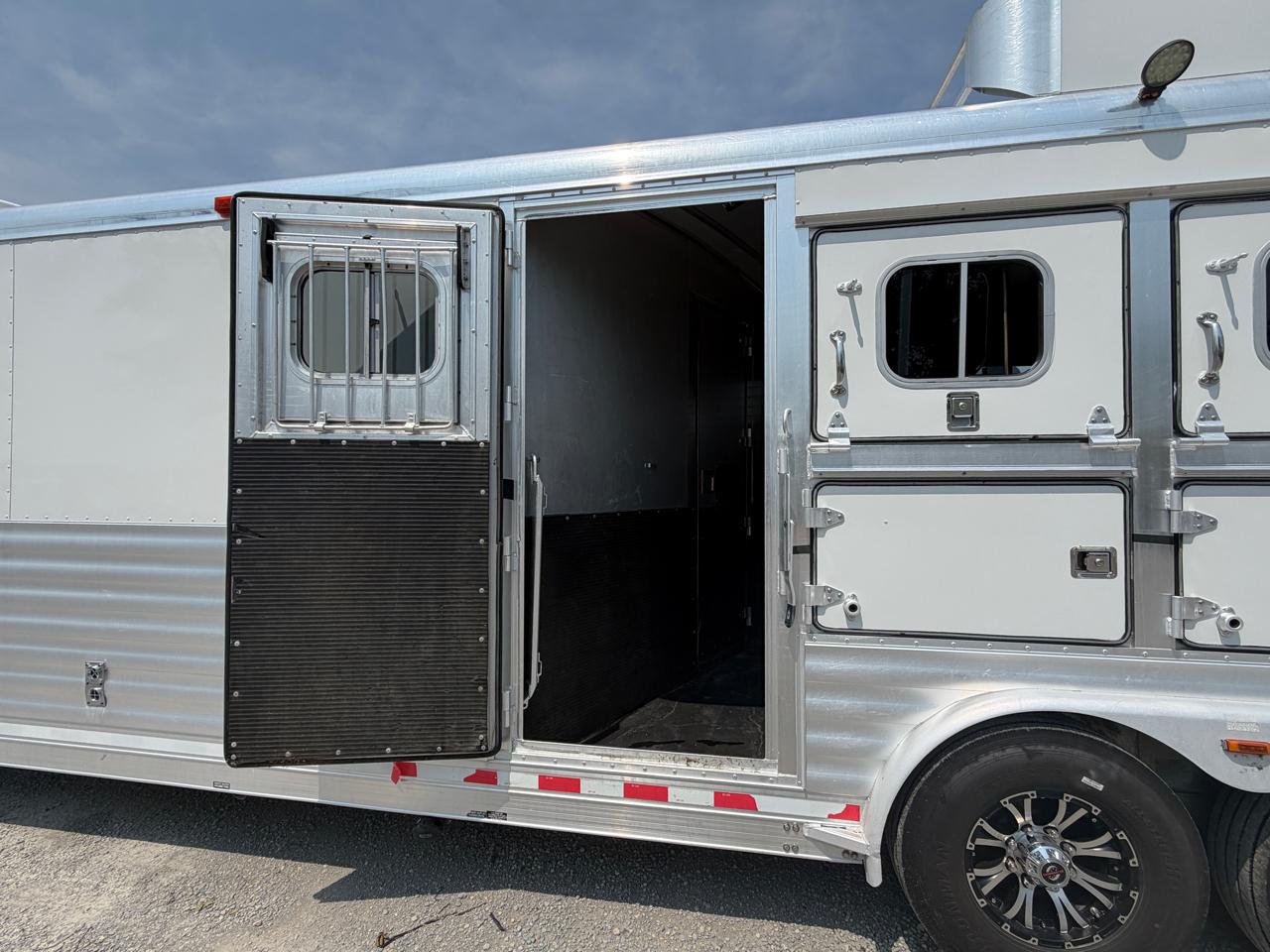 4-Star Trailers Inc Unknown  2002